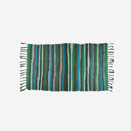 Barevná tkaná rohožka s třásněmi