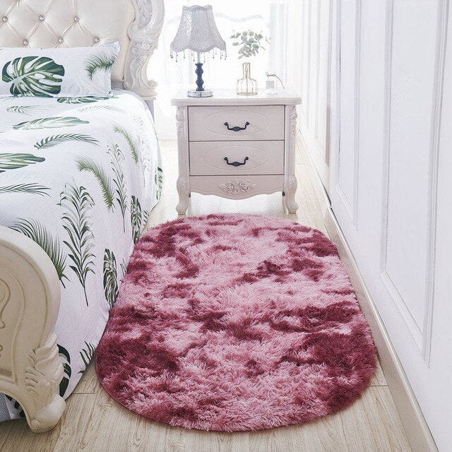 Fialová oválná předložka k posteli shaggy