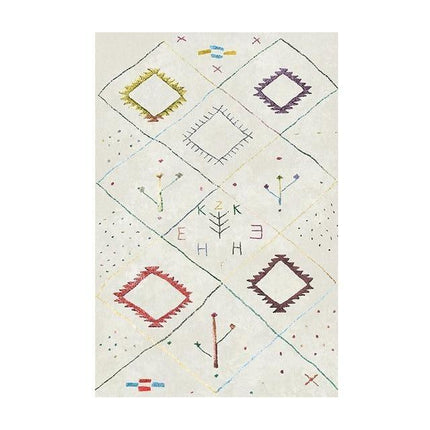 Bílý berberský koberec s barevnou výšivkou