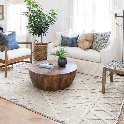 Ploše tkaný koberec v berberském stylu