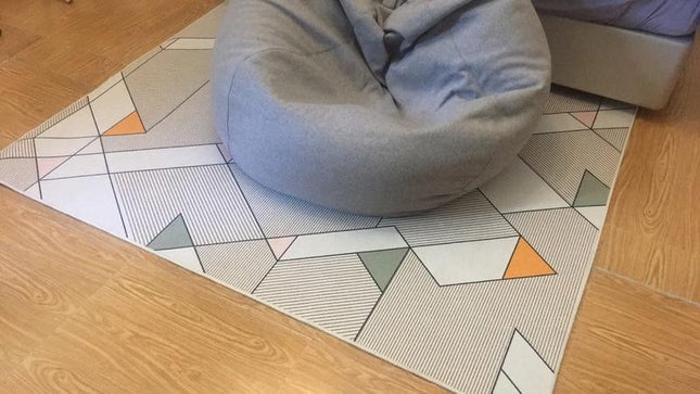 Moderní koberec se žlutými prvky