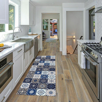 Modrý kuchyňský běhoun se vzorem dlaždic