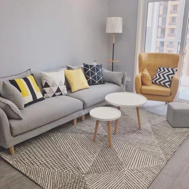 Moderní orientální koberec s linkami