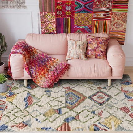 Barevný koberec v berberském duchu