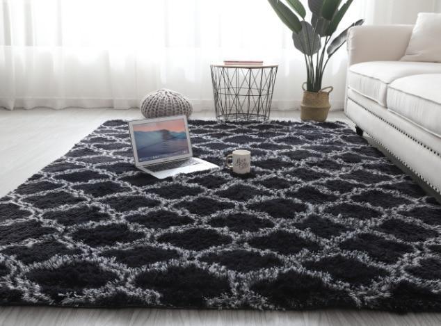 Černý marocký koberec s vysokým vlasem