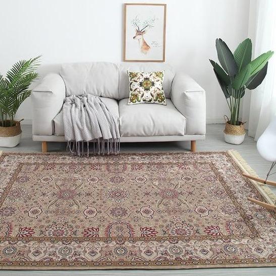 Béžový orientální koberec s třásněmi