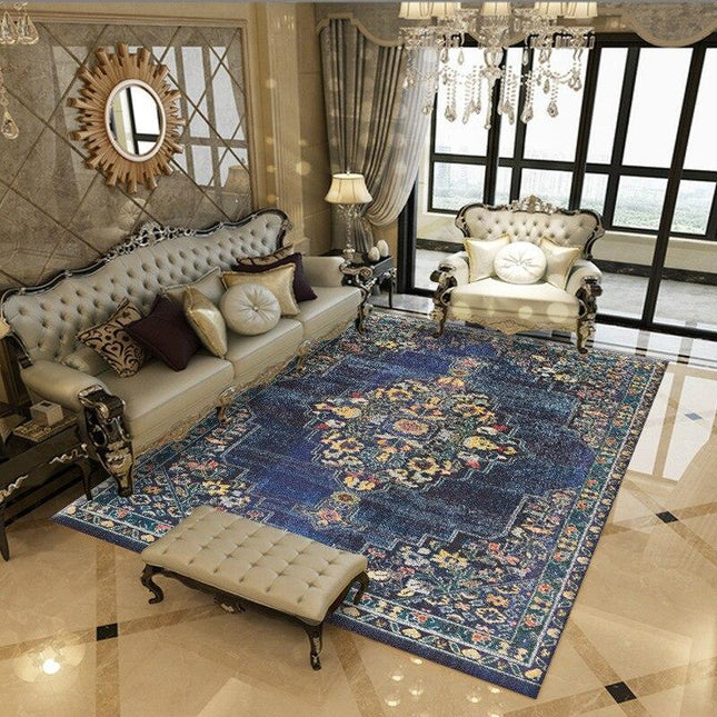 Perský koberec se starožitným vzhledem