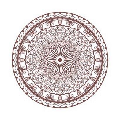 Kulatý hnědobílý koberec se vzorem mandaly